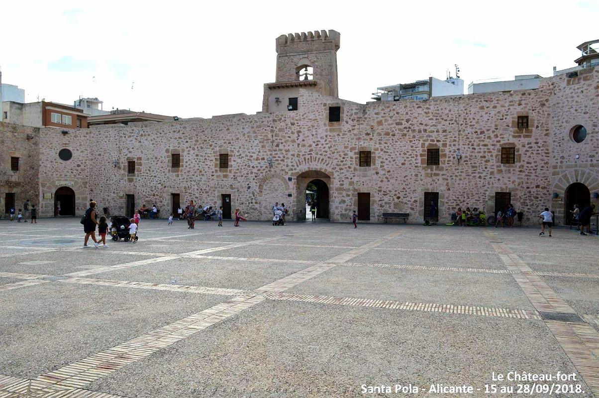 23 SANTA POLA CHATEAU FORT ET PLACE GLORIETA (72).JPG